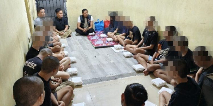 Tak Sekadar Menjaga, Satresnarkoba Polres Gowa Berbagi Rezeki Lewat Makan Bersama di Hari Jumat