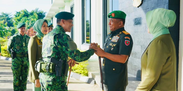 Pakatto Menjadi Saksi Estafet Pucuk Pimpinan, Pangdam XIV/Hsn Hadiri Prosesi Sertijab Pangdivif 3