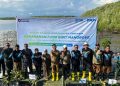 Fadly Padi Turun ke Lumpur, Ribuan Mangrove Ditanam di Pesisir Untia Makassar