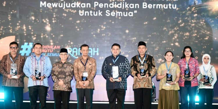 Raih Penghargaan Hardiknas 2026, Pemkot Makassar Tegaskan Pendidikan Hak Setiap Anak