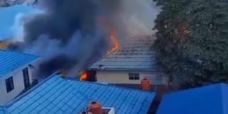 Kepanikan Warga dan Pasien Saat RSUD Syekh Yusuf Gowa Dilalap Si Jago Merah