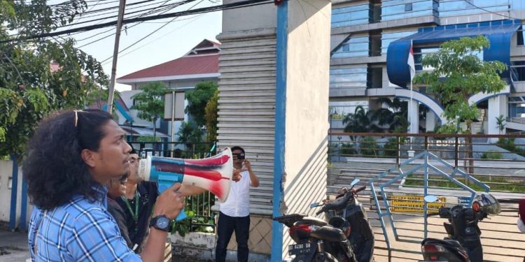 Tuntut Kejelasan, GMP Elit Gelar Aksi di Kejati Sulsel Soal Program Gizi