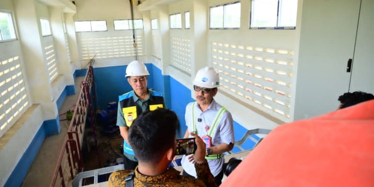 Plt Dirut dan Plt Dirum Pantau Kesiapan Pemasangan Pompa Air Baku di Sungai Moncongloe