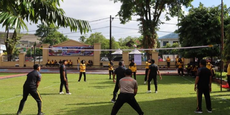 Sambut Bhayangkara ke-80, Polres Maros Adakan Turnamen Voli