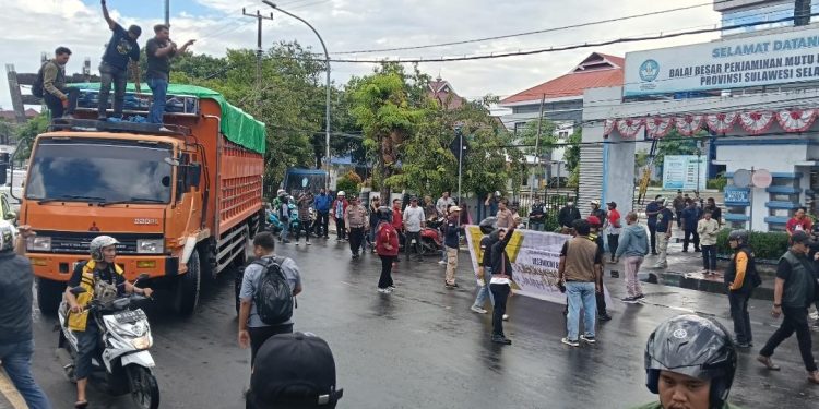 Tutup Jalan AP Petrani, Ormas Elang Timur Minta Copot Kepala KPPG Sulsel