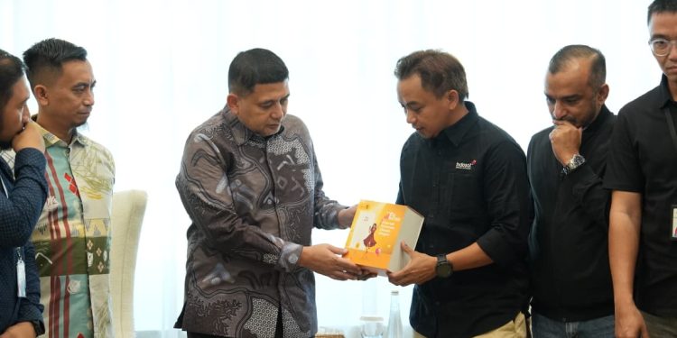 Wali Kota Makassar Tawarkan Kolaborasi Smart Greenhouse Berbasis IoT dan Jaringan Kepulauan ke Indosat