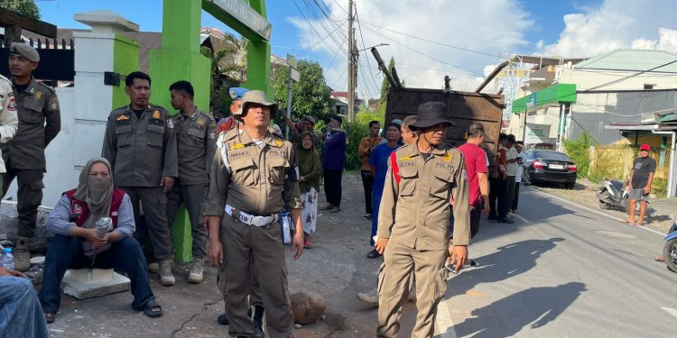 Puluhan Lapak 40 Tahun di Drainase Mariso Akhirnya Ditertibkan