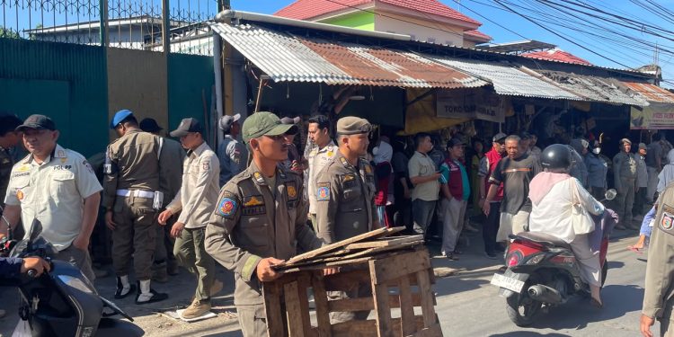 Setelah 20 Tahun, Pasar Tumpah Jalan AMD Manggala Akhirnya Tertib Tanpa Konflik
