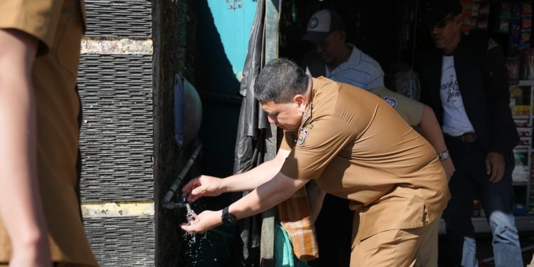 Wali Kota Appi Sidak Langsung Pasokan Air di Permukiman Warga