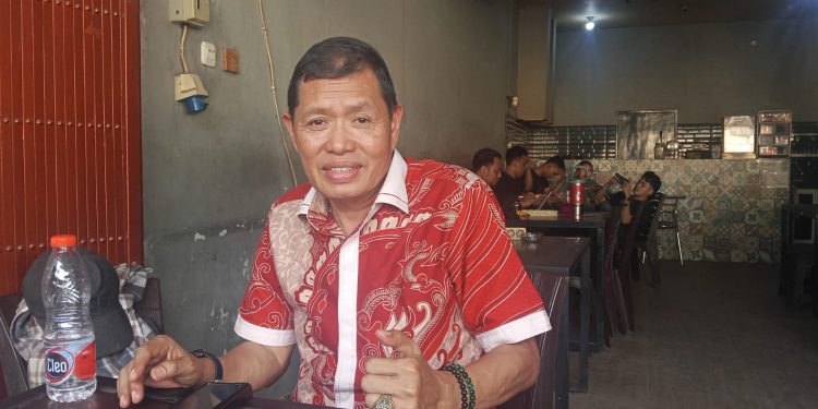 SMKN 10 Makassar: Hemat Biaya, Seragam Lama Diterima