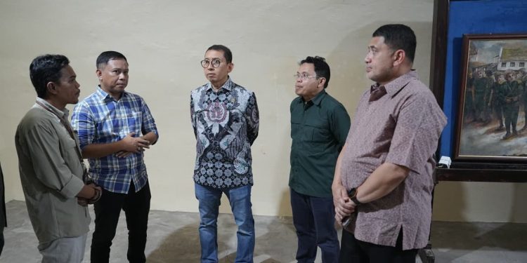 Munafri Dampingi Fadly Zon Tinjau Benteng Rotterdam Persiapan Revitalisasi