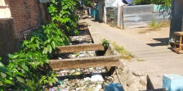 Tumpukan Sampah Parah di Saluran Air, Warga Minta Penanganan