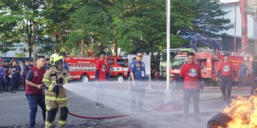 Damkarmat Makassar Luncurkan API BAHARI, Perkuat Kesiapsiagaan Masyarakat Pesisir Pulau
