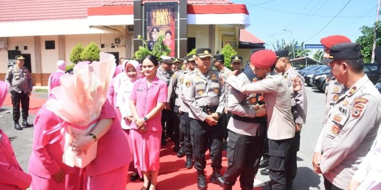 Penuh Haru dan Cinta, AKBP Restu Wijayanto Dilepas dengan Air Mata Pasukan
