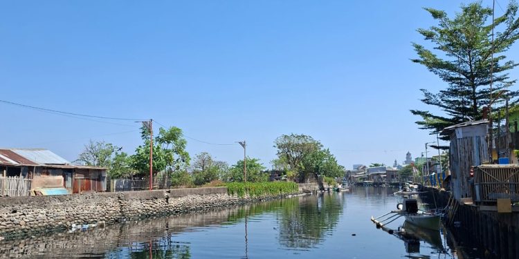 Terungkap! Sampah Menumpuk di Kanal Sumbernya Kebiasaan Warga