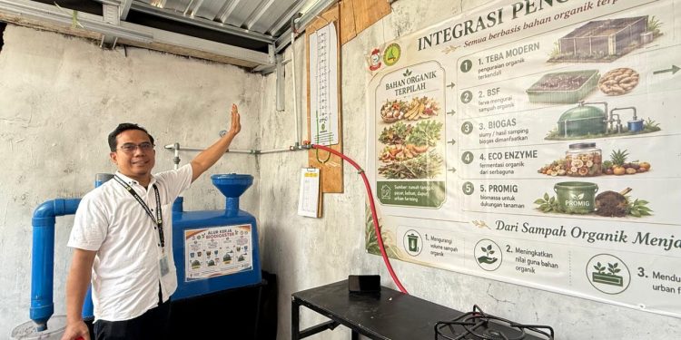 Yayasan Peduli Negeri Bersama Warga Karunrung Olah Sampah Jadi Bernilai