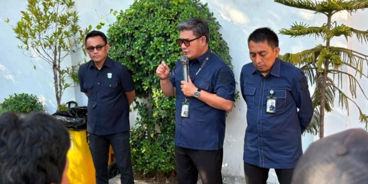 Pengelolaan Parkir di “On The Weekend” TSM Makassar Dipuji Dirut Perumda Parkir