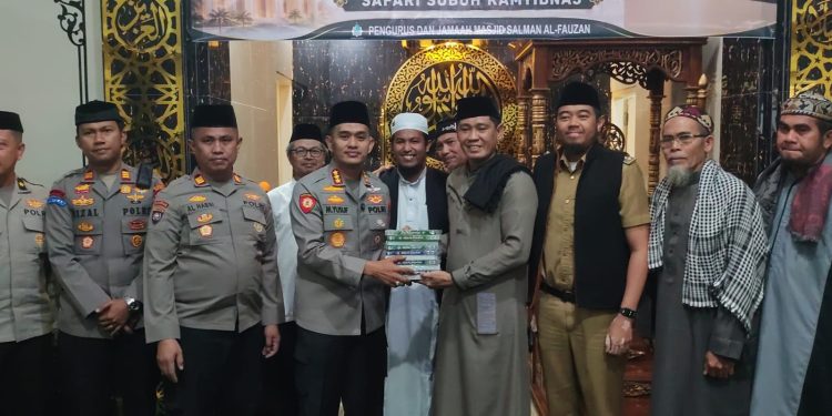 Hadir di Safari Subuh, Kapolresta Gowa Sampaikan Pesan Penuh Kepedulian ke Warga