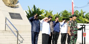 Jaga Kenangan Pahlawan, Wakil Wali Kota Hadiri Karya Bakti di TMP Makassar