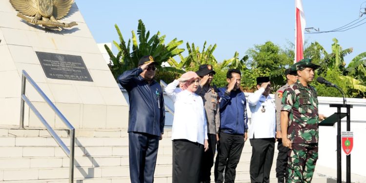 Jaga Kenangan Pahlawan, Wakil Wali Kota Hadiri Karya Bakti di TMP Makassar