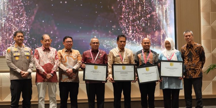 Lontara+ Antarkan Diskominfo Makassar Raih Public Service of the Year Sulsel 2026