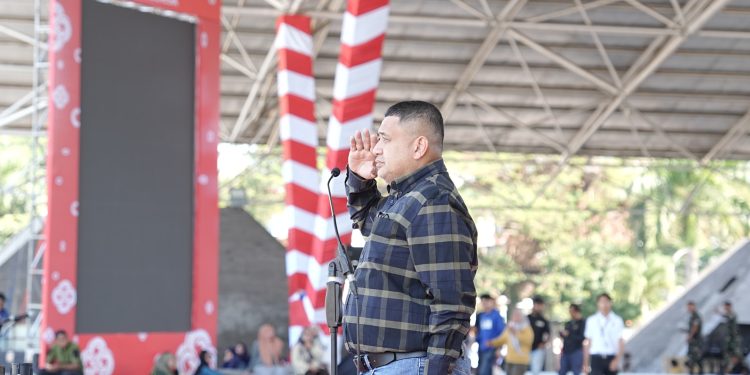 Munafri Inspeksi Langsung Gladi Bersih HUT ke-81 RI di Lapangan Karebosi Makassar