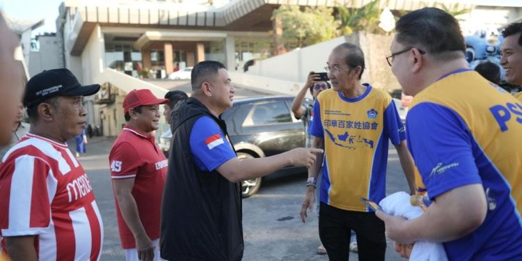 Tekankan Semangat Persatuan, Appi Ikut Berjalan Bersama Ribuan Peserta FunWalk PSMTI