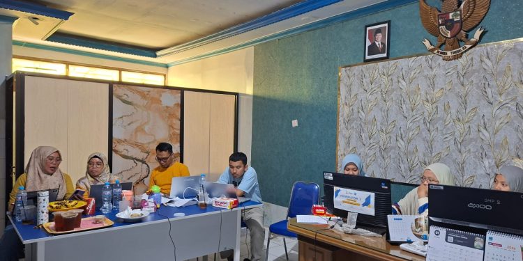 Herni Marlinda Pimpin SMPN 8 Makassar Tanamkan Nilai Empati dan Kepedulian pada Siswa