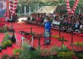 Wali Kota Makassar Pimpin Penurunan Bendera HUT RI ke-81 dengan Balutan Pakaian Adat Bugis