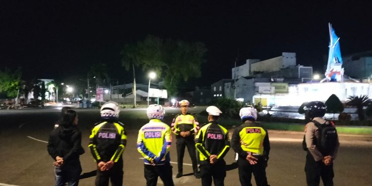 Patroli Gabungan Sat Lantas, Samapta dan Polsek Ujung Bulu, Upaya Ciptakan Kamtibmas Kondusif