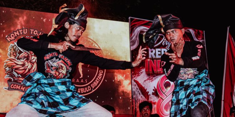 Kontu Tojeng Community Tampil Memukau, Jadi Bintang Utama Pesta Rakyat Parang Tambung