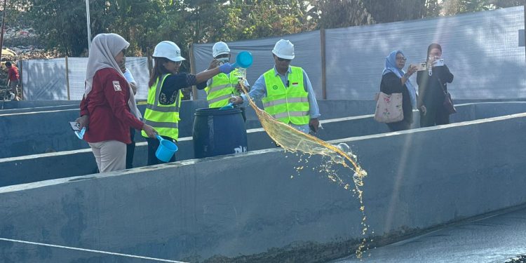 Pemkot Makassar Benahi Kolam Lindi TPA Antang, Gunakan Bakteri Ditreatment EcoTru