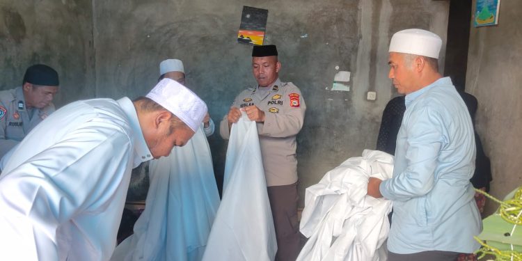Peduli Warga! Polisi Santri Polres Palopo Bantu Urus Jenazah di Takkalala