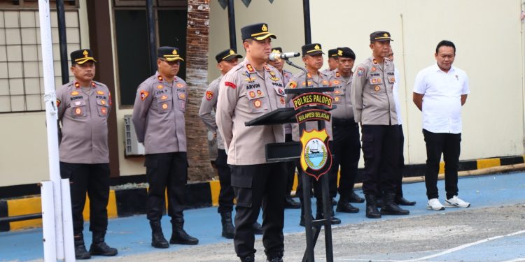 Kapolres Palopo Tegaskan Disiplin & Tanggung Jawab di Apel Jam Pimpinan