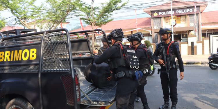 Pemusnahan Aman! Tim Jibom Brimob Sulsel Ledakkan Granat Nanas di Latuppa