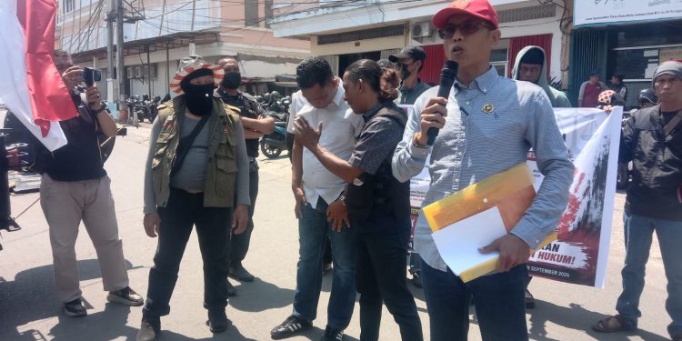 Aksi Damai Polresta Gowa, Poros Rakyat Tuntut Keadilan Korban Anak