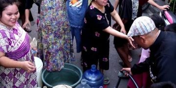 PDAM Makassar Sisir Lorong hingga Malam Salurkan Air Gratis di Bara-Baraya