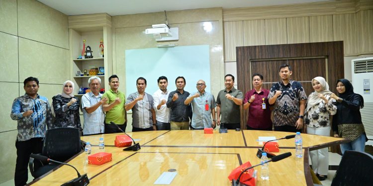 Plt Dirum PDAM Makassar Paparkan Strategi Kelola Perusahaan ke DPRD Palopo