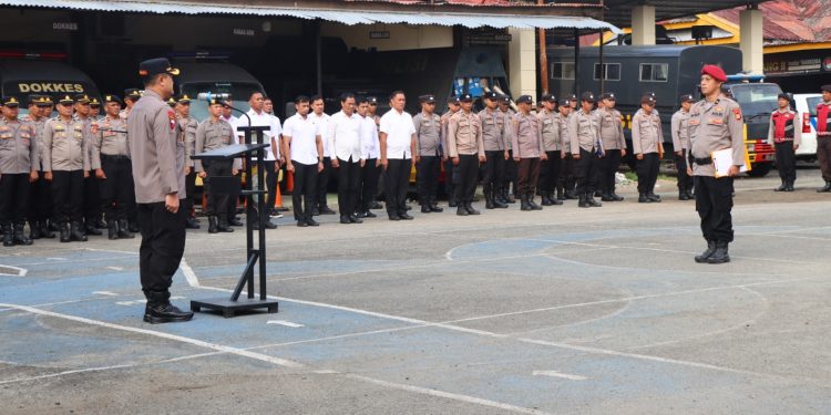 Jauhi Pinjol & Judi Online! Kapolres Palopo Tekankan Disiplin Sambil Pantau Antrean BBM