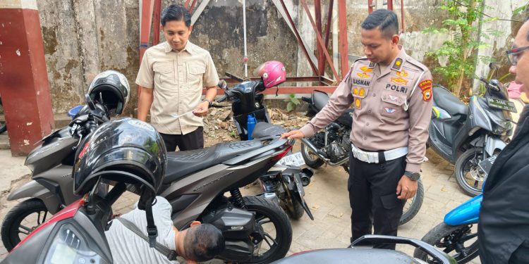 Tak Sekadar Duduk di Ruangan, Kompol Kasman Blusukan Cek Pelayanan BPKB hingga Samsat