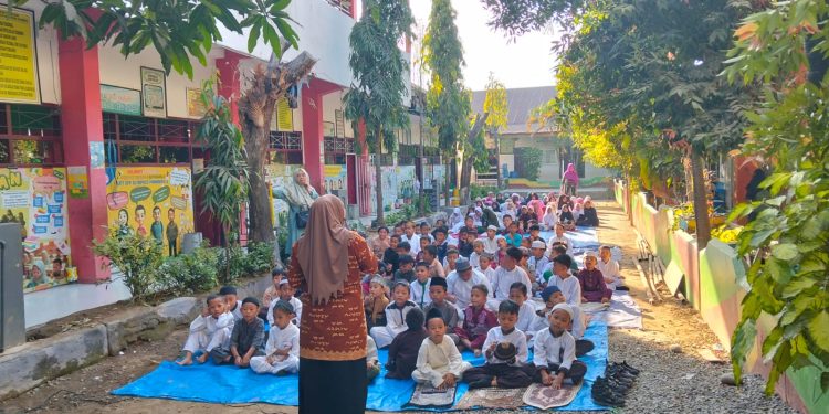 Sebelum Masuk Kelas, Siswa SD Inpres Pannampu II Sholat Dhuha Berjamaah