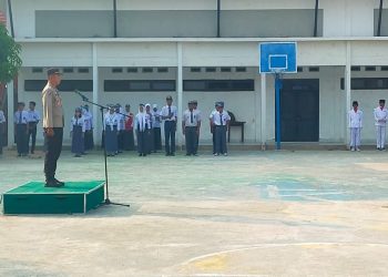 Jadi Pembina Upacara, Kasat Binmas Sorot Dua Bahaya Ini di SMKN 4 Palopo