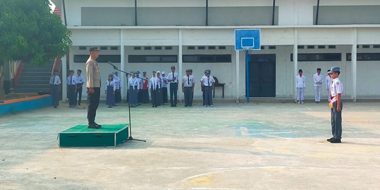 Jadi Pembina Upacara, Kasat Binmas Sorot Dua Bahaya Ini di SMKN 4 Palopo