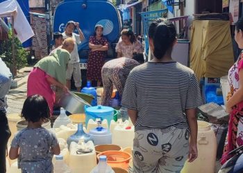 Atasi Kekeringan, Pemkot Makassar Salurkan Air Bersih ke 9 Kecamatan Melalui PDAM