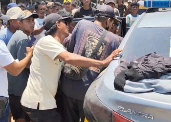 Siaga! Polsek Bontobahari Gerak Cepat Bantu Korban Tenggelam ke Puskesmas