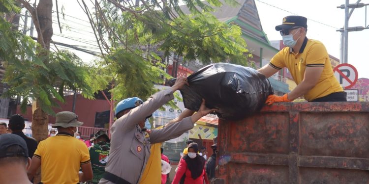 Ciptakan Gowa Bersih! Kapolresta Gowa Pimpin Penanganan Persoalan Sampah