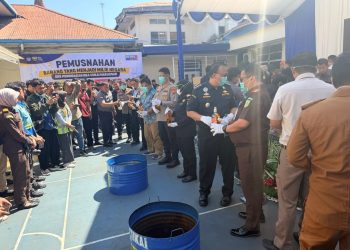 Bersama PT Mitra Hijau Asia, Bea Cukai Musnahkan Barang Ilegal Rp46 Miliar
