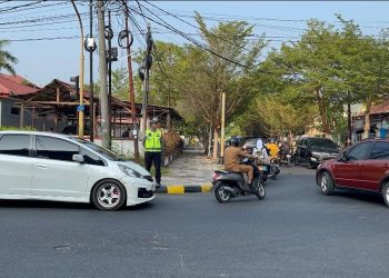 Satlantas Polres Palopo Atur Arus Pagi di Traffic Light Telkom, Teguran Humanis Diberikan