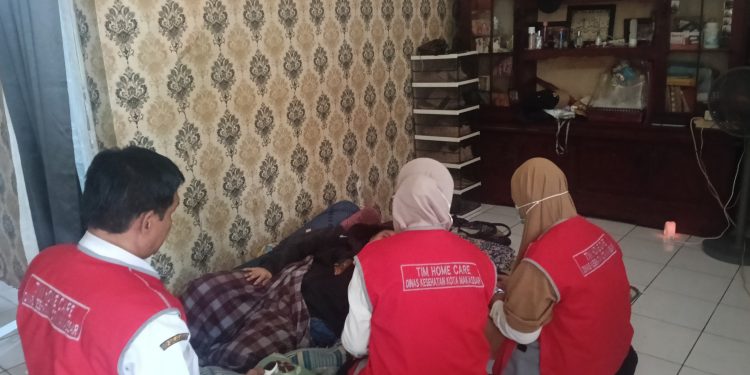 Tak Perlu Berjam-Jam Menunggu! Home Care Puskesmas Kassi-Kassi Langsung Kerumah Warga