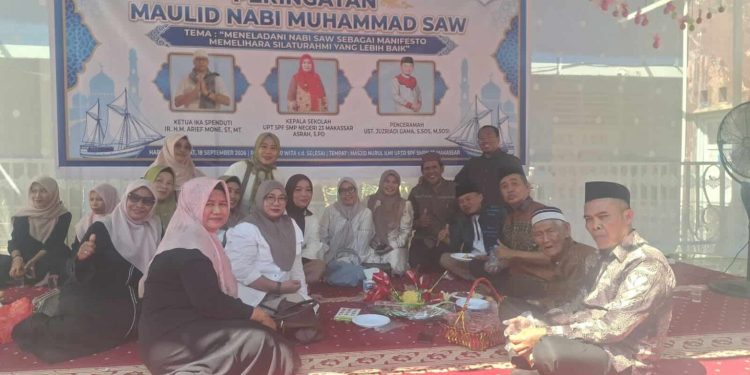 Peringati Maulid Nabi 1448 H, SMPN 23 Makassar Tanam Keteladanan dan Silaturahmi